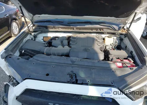 2017 Toyota 4Runner Trd Pro z USA, uszkodzony, nr VIN JTEBU5JR8H5421966